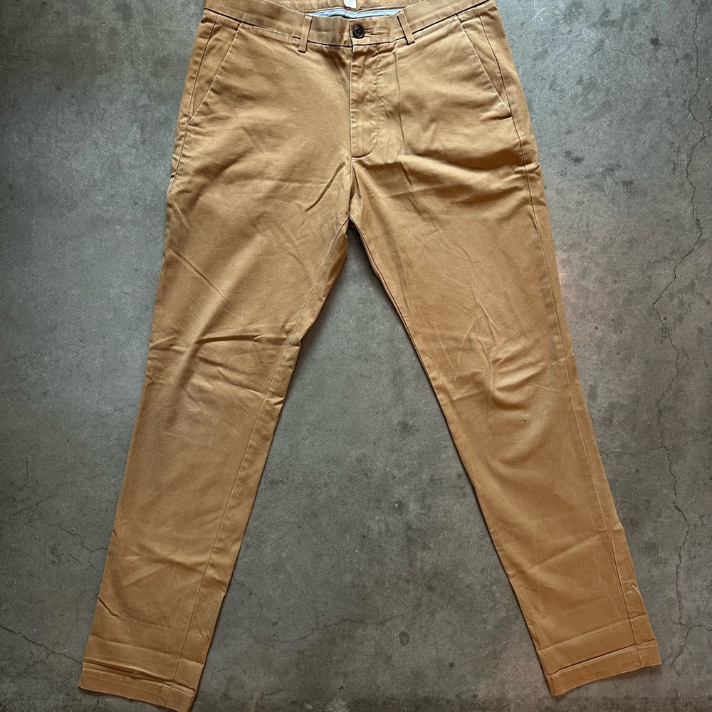 Gap Men’s Straight Slim Chino Khaki Pants